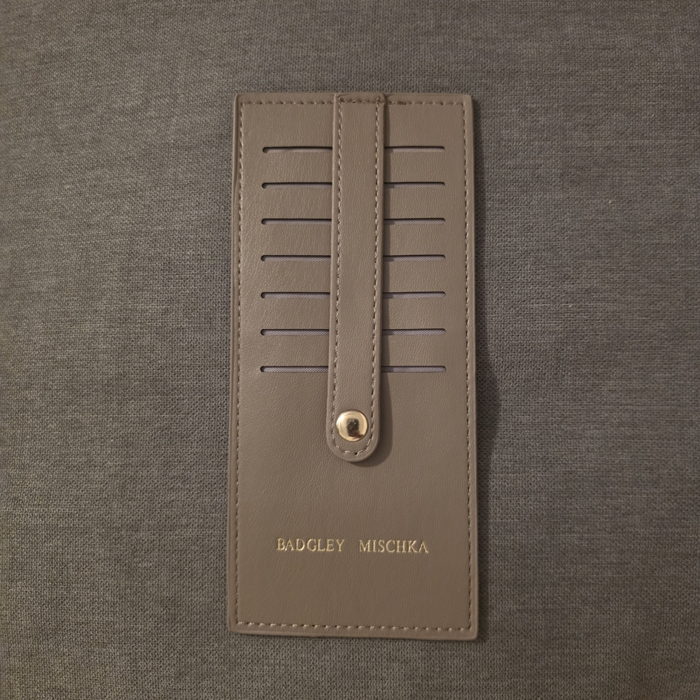 ‼️2 For $10‼️ NWT Badgley Mischka Taupe Vegan Leather Card Holder